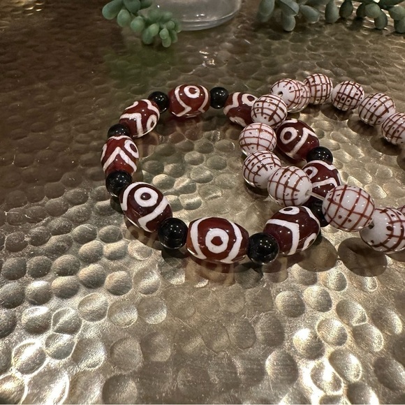 Pair of vintage glass bead bracelets elastic expandable brown and white - Picture 2 of 12
